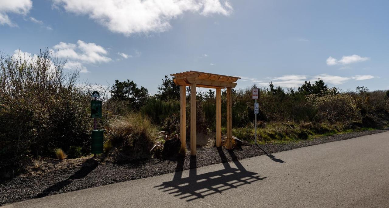 Sasquatch Shore House โอเชียนชอร์ส ภายนอก รูปภาพ